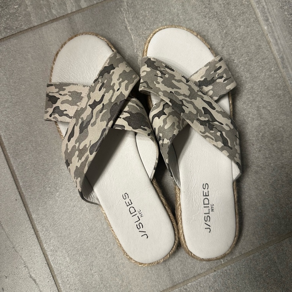 NEVER WORN J/Slides NYC sandals SIZE 8